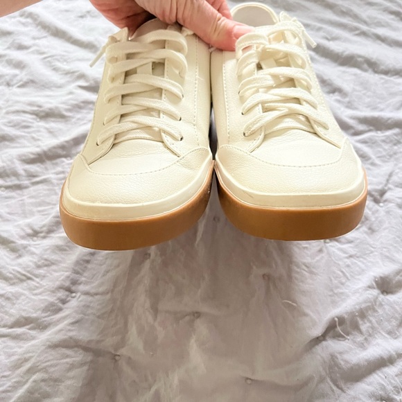 Dolce Vita leather upper sneakers - Picture 3 of 7